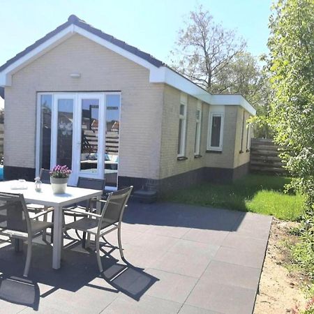 Huisje Britt Met Grote Tuin En Veel Privacy Dirkshorn Zewnętrze zdjęcie